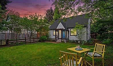 11944 Se MILL Ct