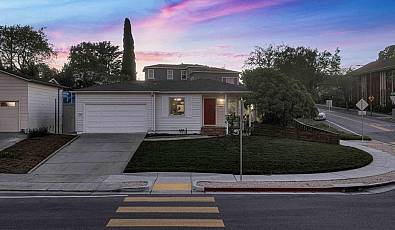 2204 Roosevelt AVE