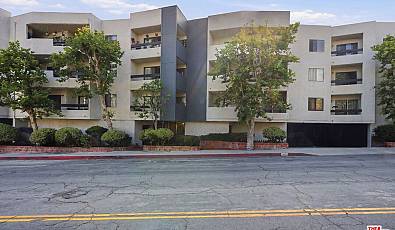 1037 N Vista St