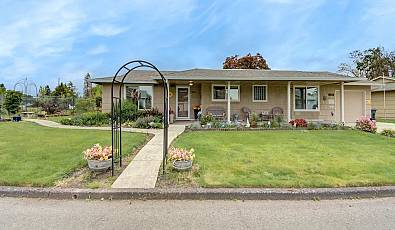 200 S CASCADE Dr