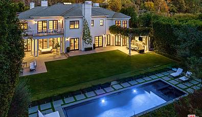 9135 Hazen Dr
