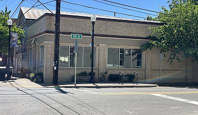 502 S TRADE St