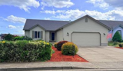 143 NW Elderberry Ln