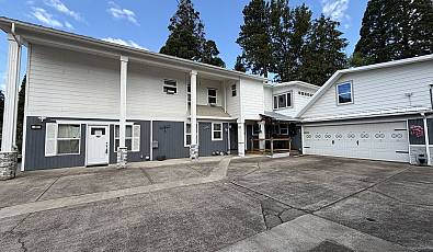 211 SUNSET Ave