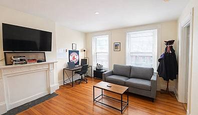 217 Newbury Street 2