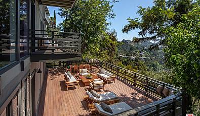 8595 Skyline Dr