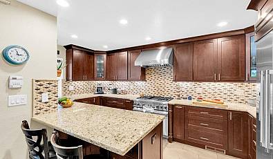 6111 Bava CT
