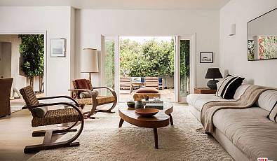 6435 Zumirez Dr