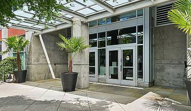1926 W BURNSIDE St 1210