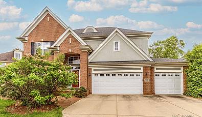 332 colonial Drive