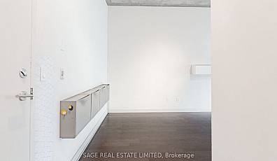 60 Bathurst Street Unit 811