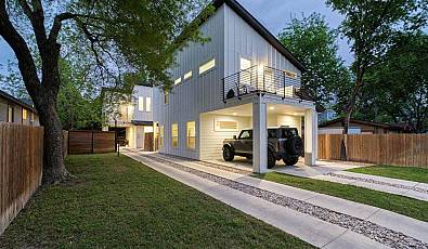 913 Valdez ST A & B
