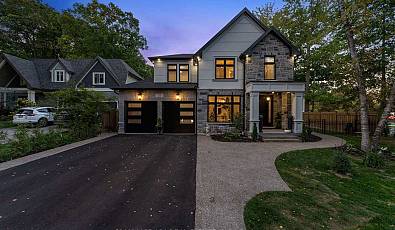 72 Oakes Drive