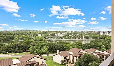 40 N Interstate 35 Highway 8C4