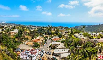 1026 Enchanted Way