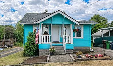 475 S 4TH St